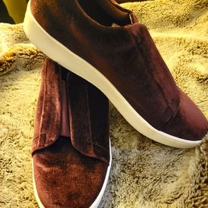 Donna Karen Cleaning closet